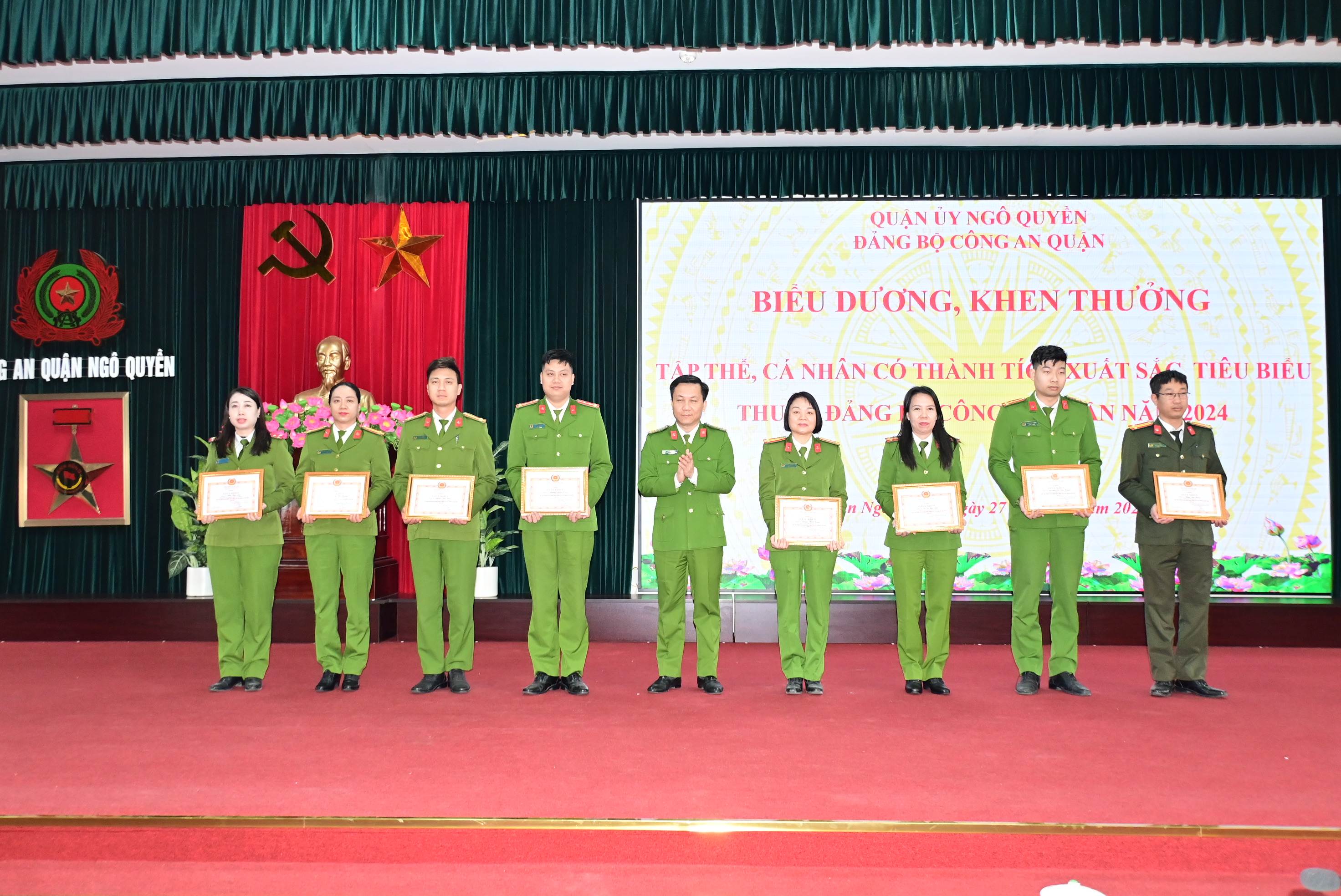Đảng uỷ Công an quận Ngô Quyền: Biểu dương 11 tập thể, cá nhân hoàn thành xuất sắc nhiệm vụ năm 2024
